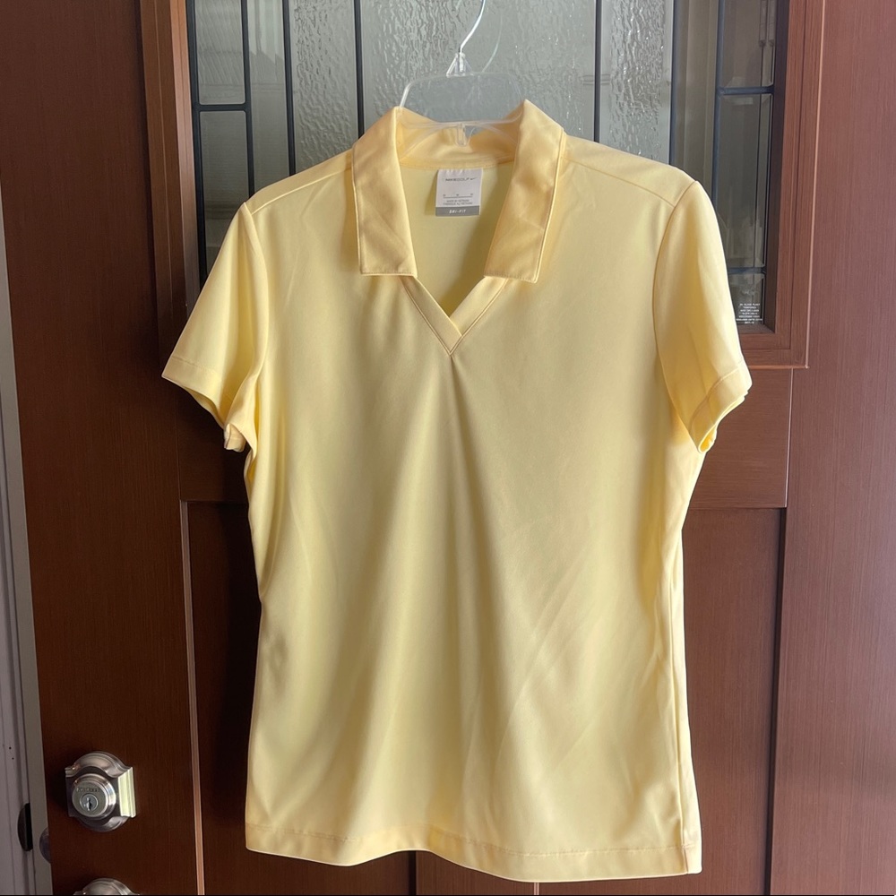 Nike women’s golf polo, drifit, size M